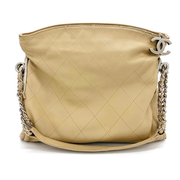 Chanel Ultimate Soft Quilted Lambskin Hobo Bag - Picture 2 of 12